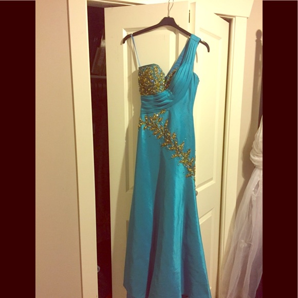 Dress - Picture 1 of 1